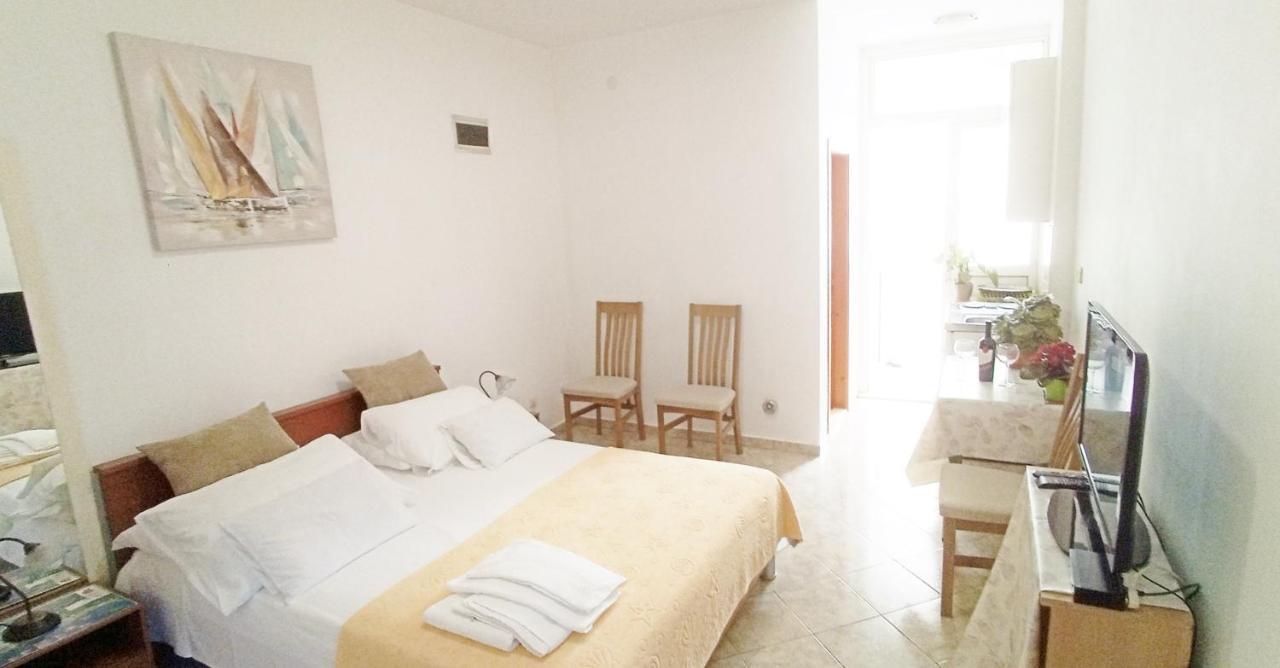 Ava Studio Apartment And Room Дубровник Екстериор снимка