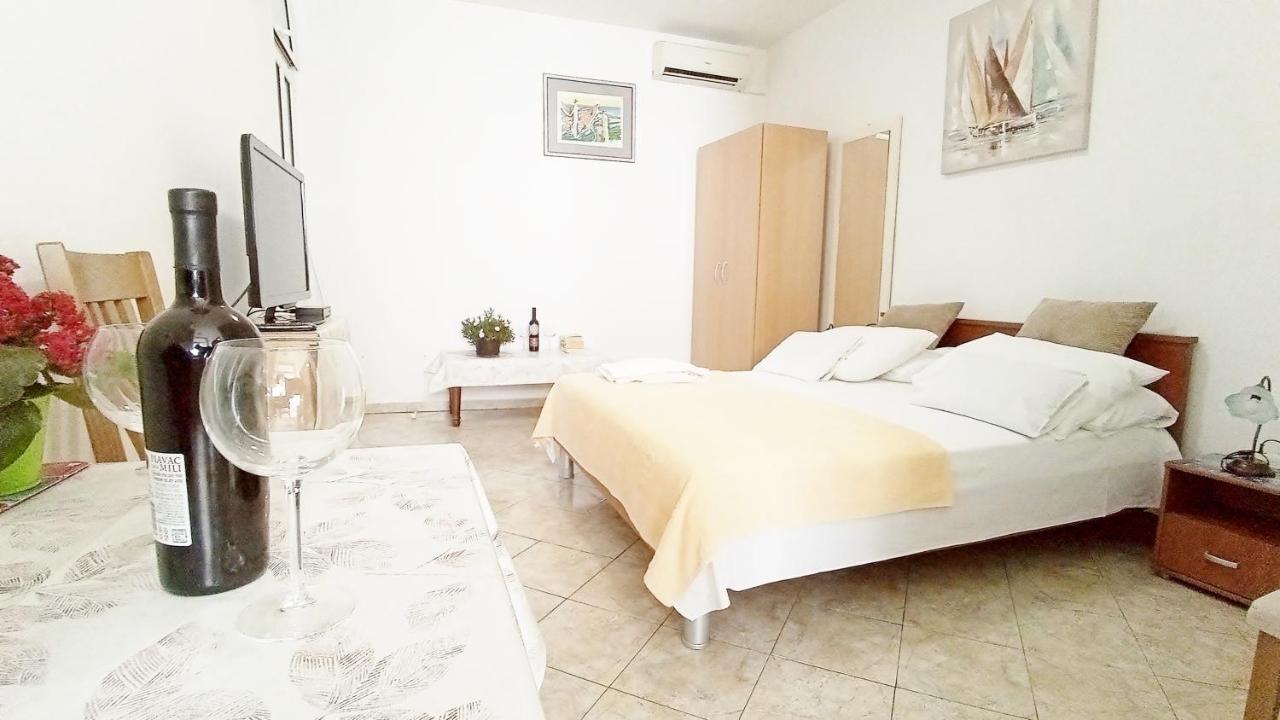 Ava Studio Apartment And Room Дубровник Екстериор снимка